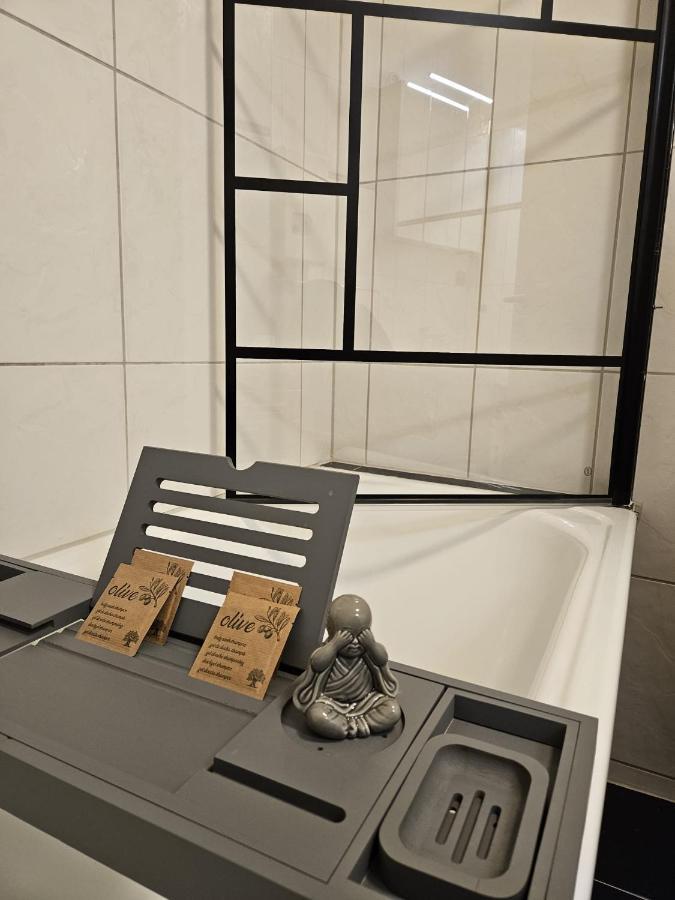 Apartment Sweet - 5 - *
